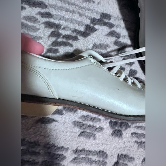 Lady Brunswick White Leather bowling shoes women’s size 7 and a half - Picture 7 of 7